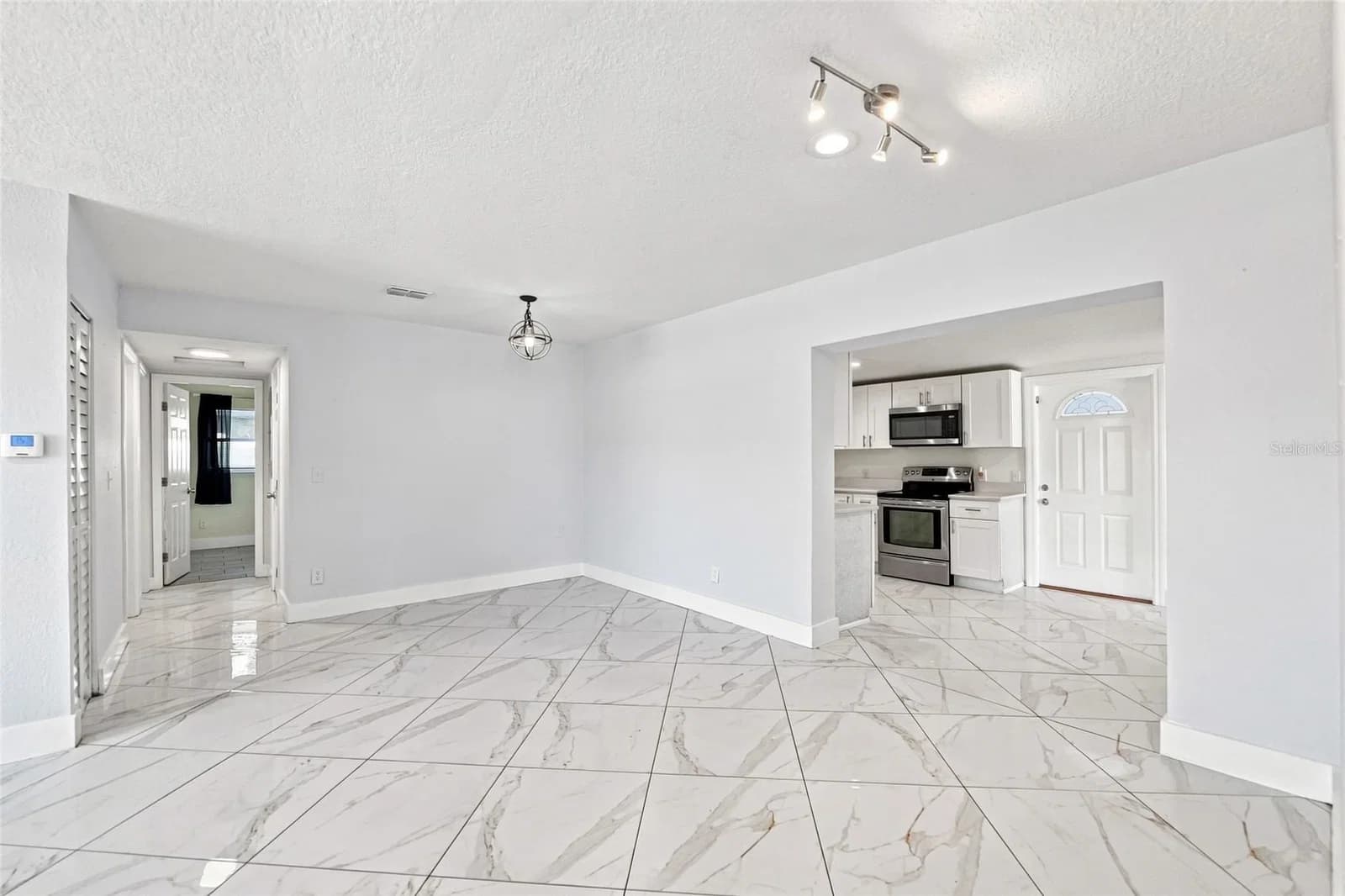 Photo 4 of 7805 WINSTON Lane