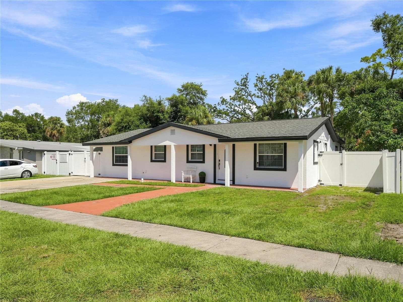 6529 LA MESA Circle
