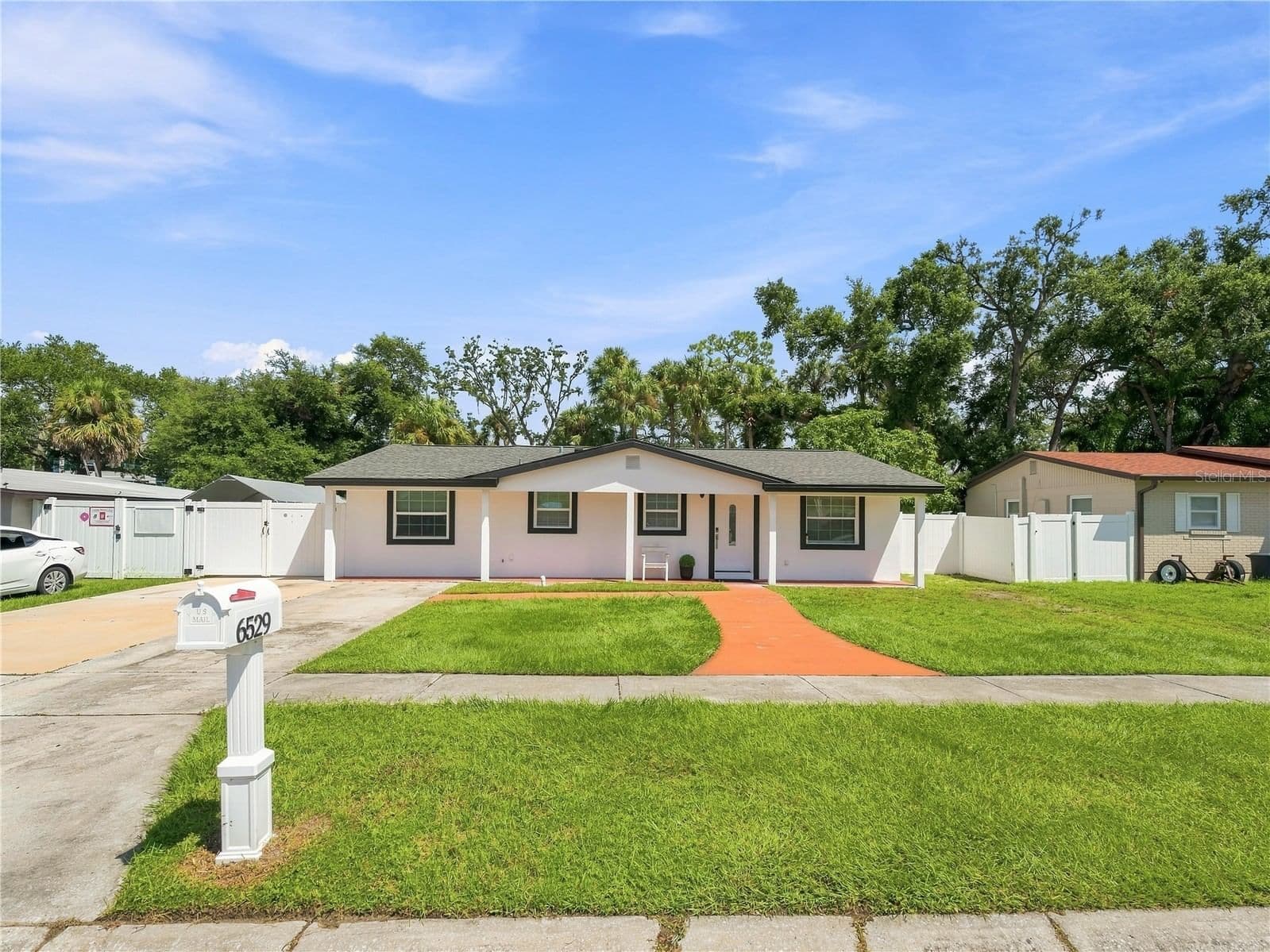 6529 LA MESA Circle