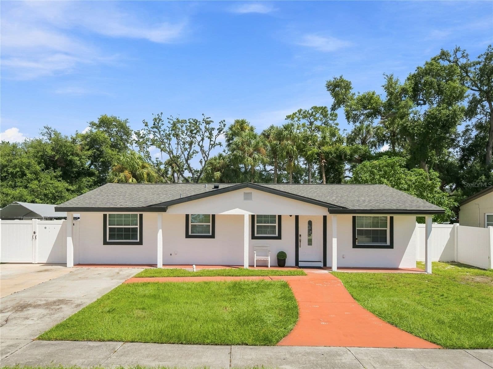 6529 LA MESA Circle