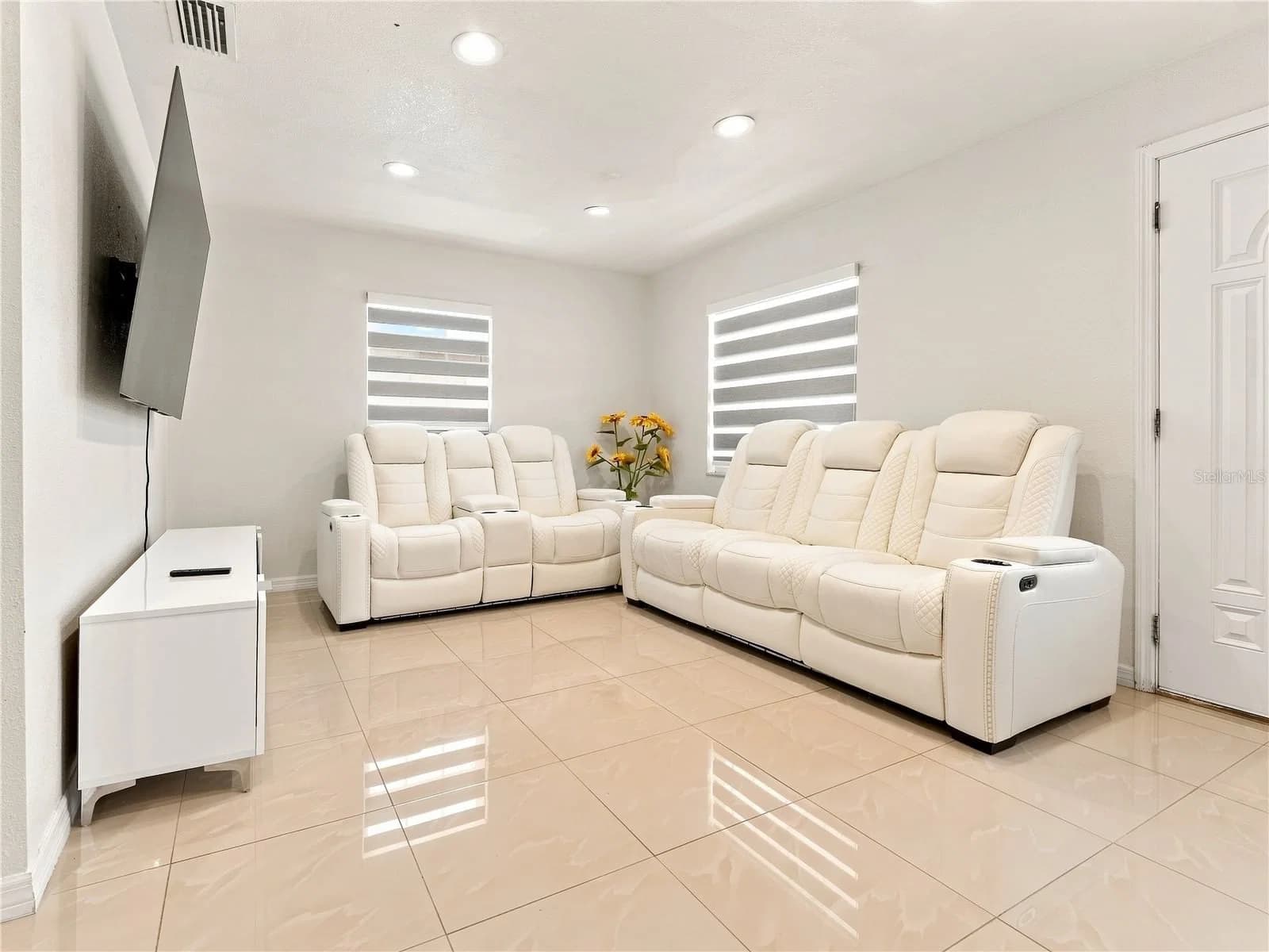 Photo 5 of 6529 LA MESA Circle