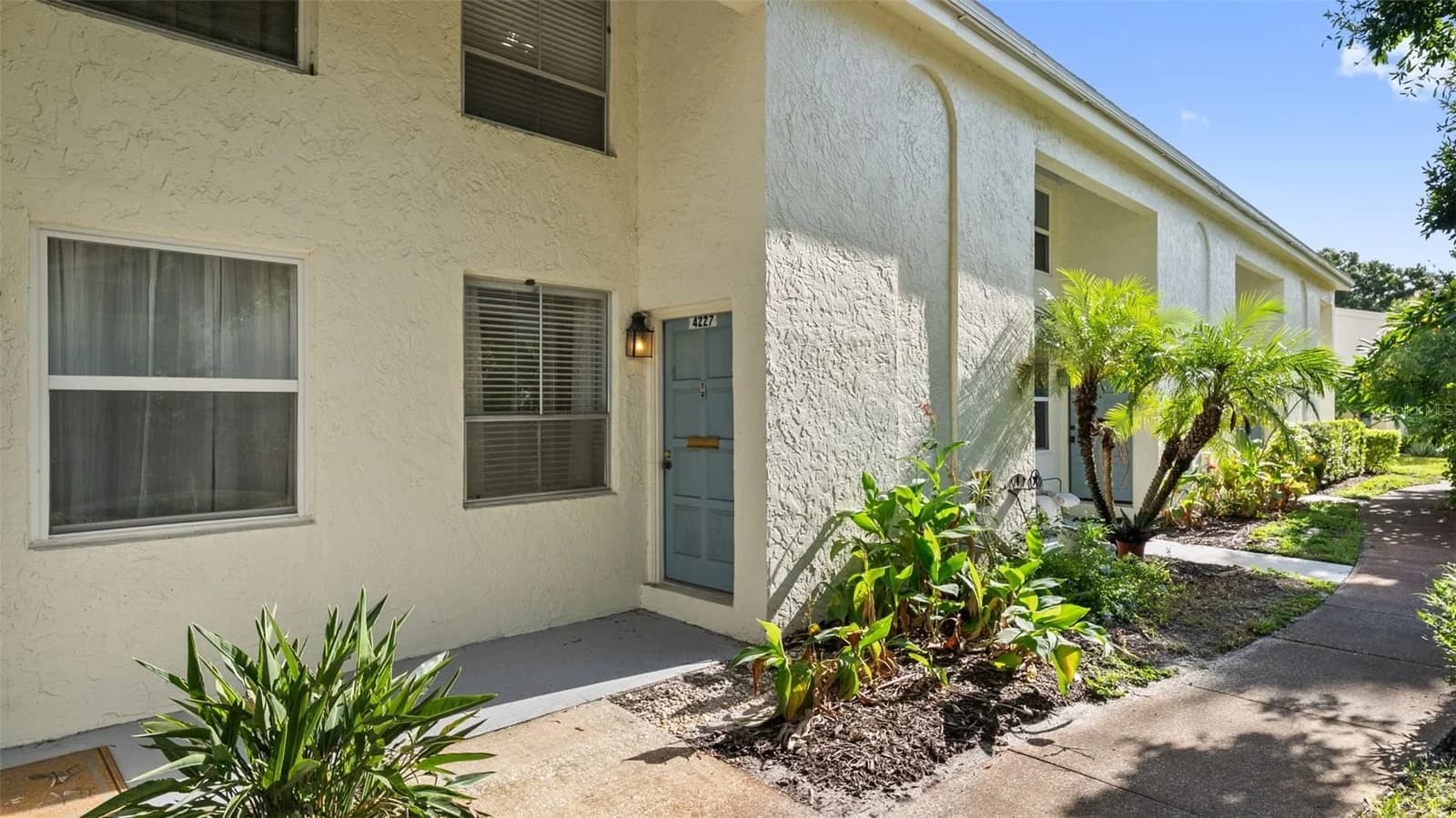 4227 LA PALMA, Tampa, FL
