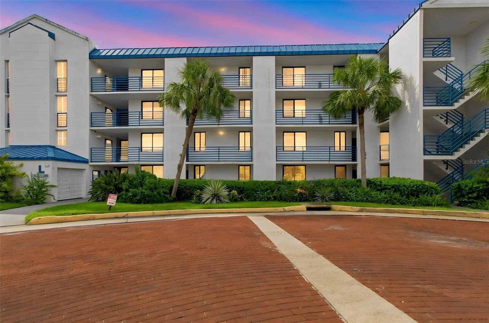 2424 TAMPA BAY, Tampa, FL