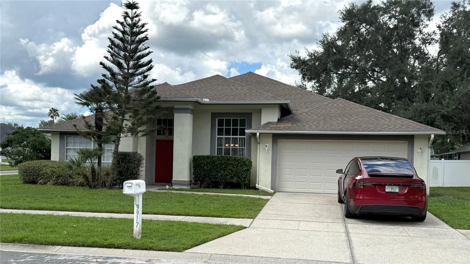 9917 COLONNADE, Tampa, FL