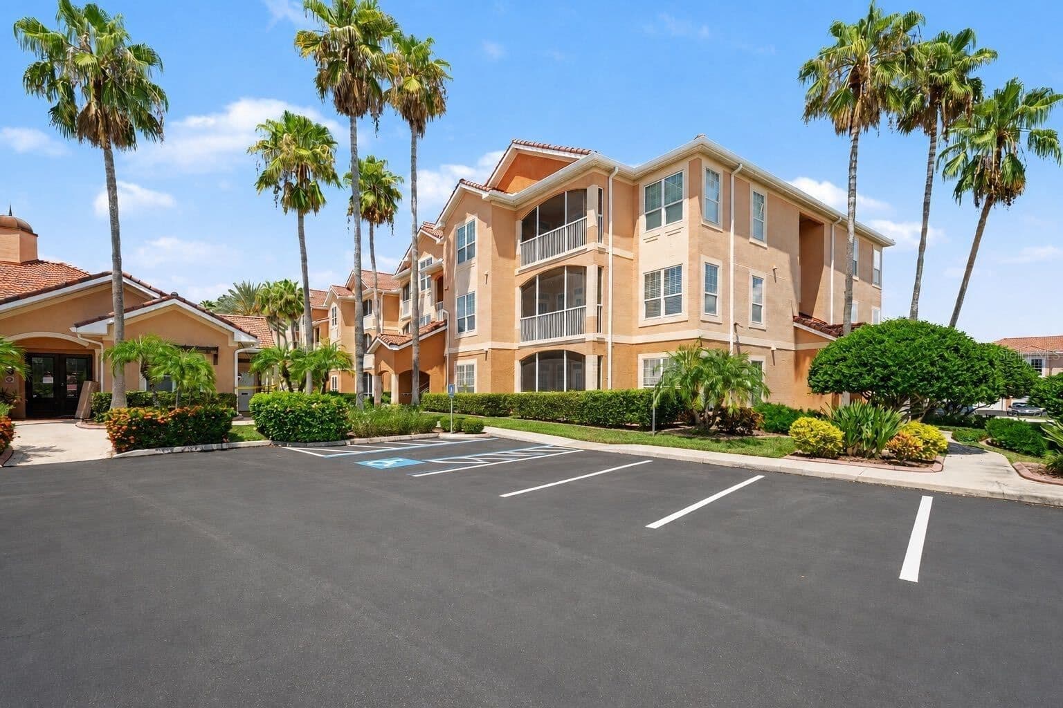 5000 CULBREATH KEY WAY, Tampa, FL