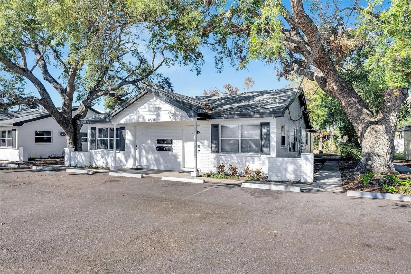 4511 MCELROY, Tampa, FL