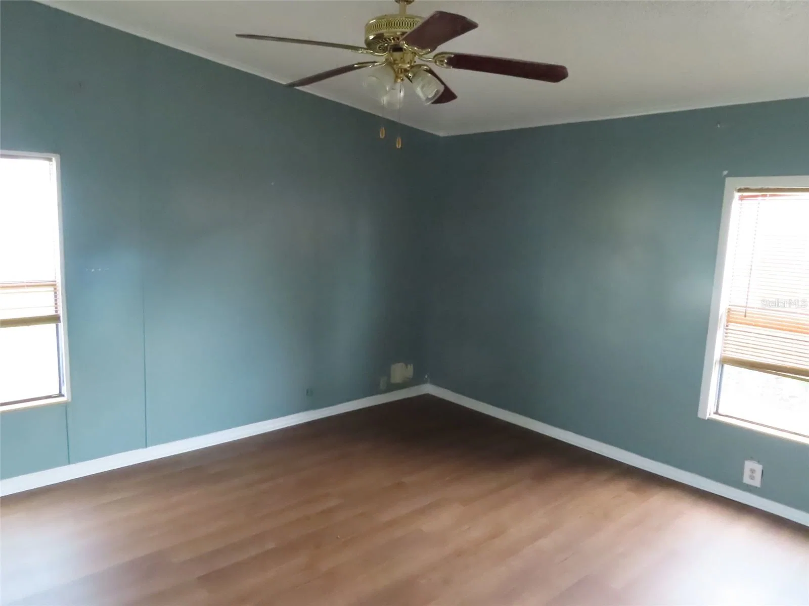 Photo 4 of 1709 FOX HILL Drive