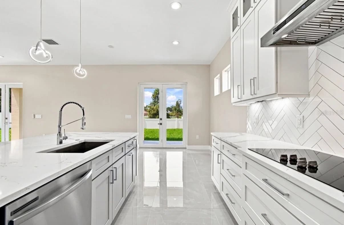 Photo 5 of 15436 CASEY Road