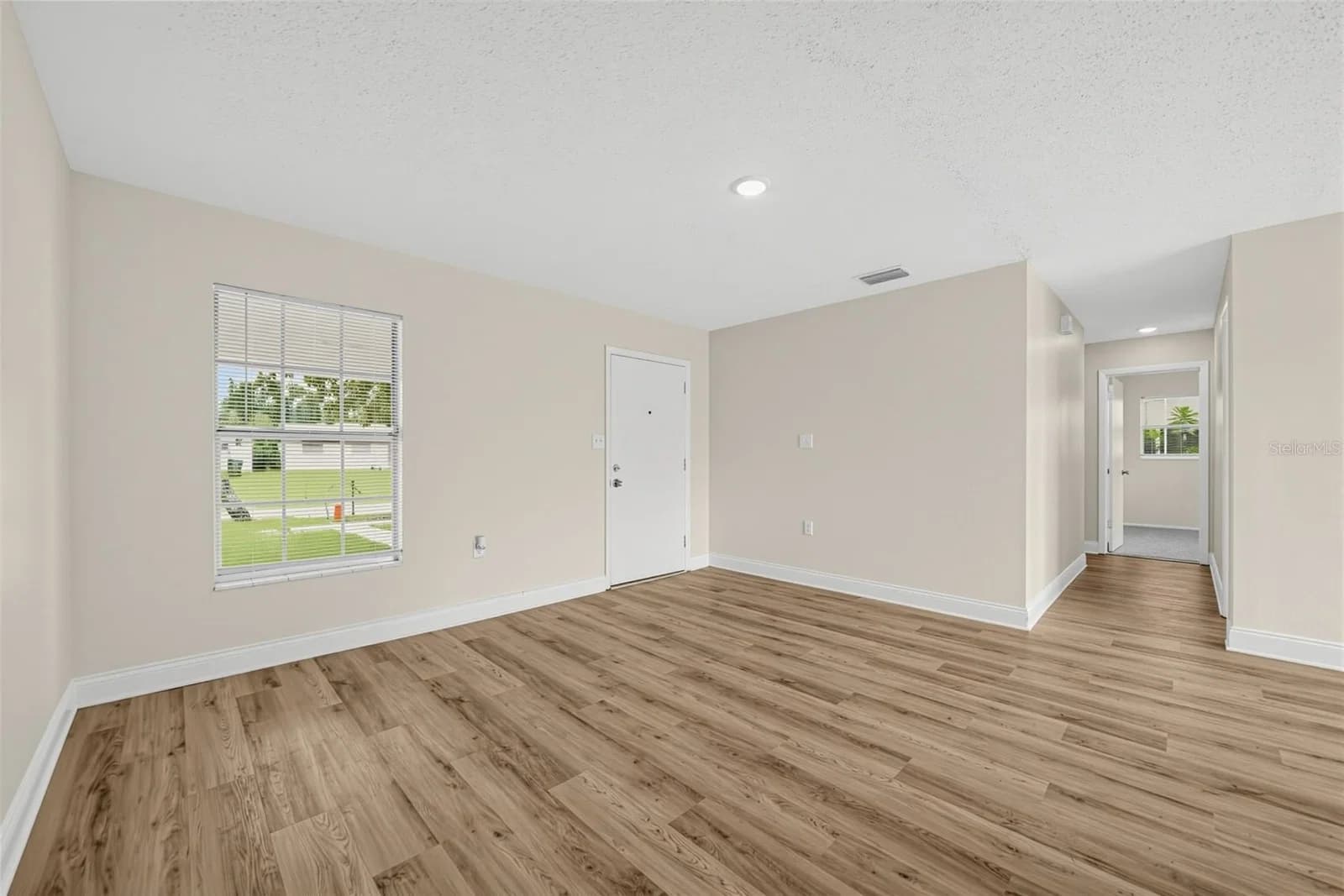 Photo 4 of 5635 STULL Avenue