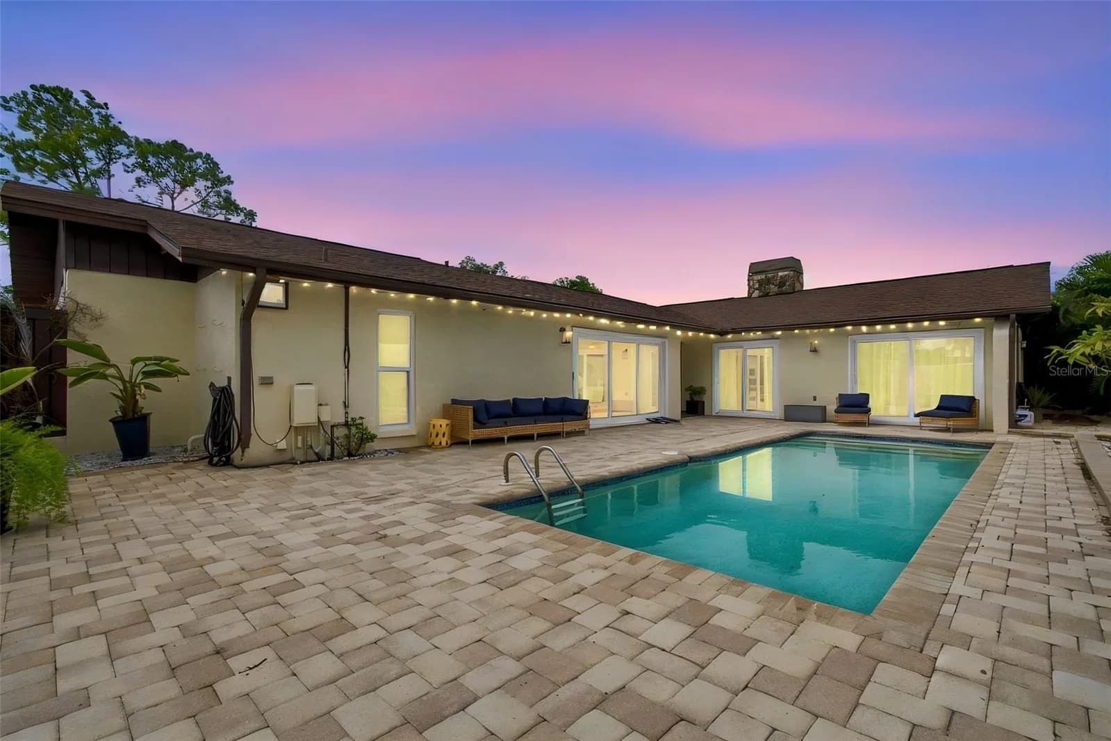5041 PALOMA Drive