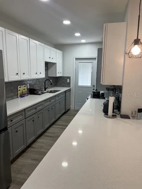 Photo 5 of 1616 MARKS Drive