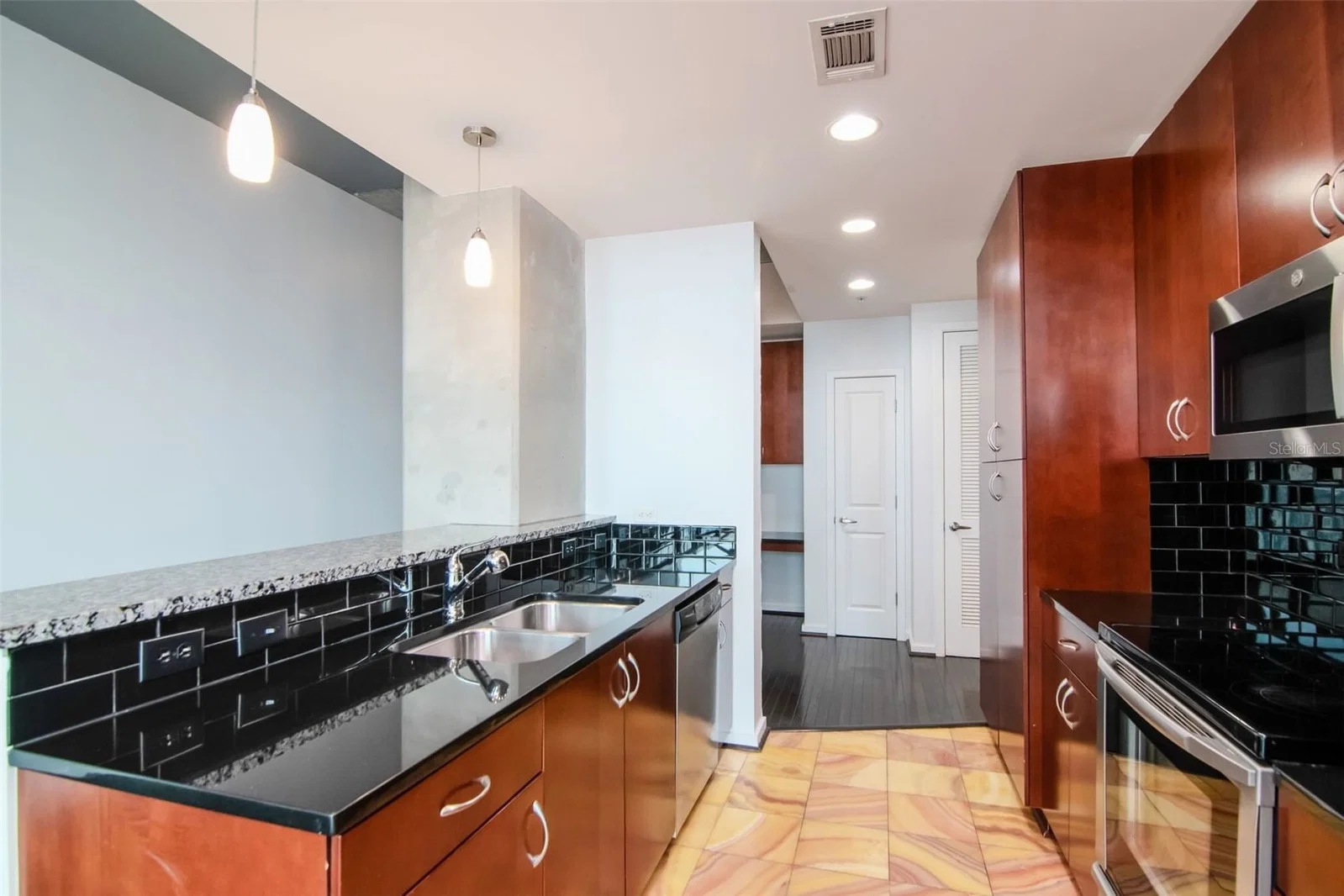 Photo 4 of 777 ASHLEY Drive #2608
