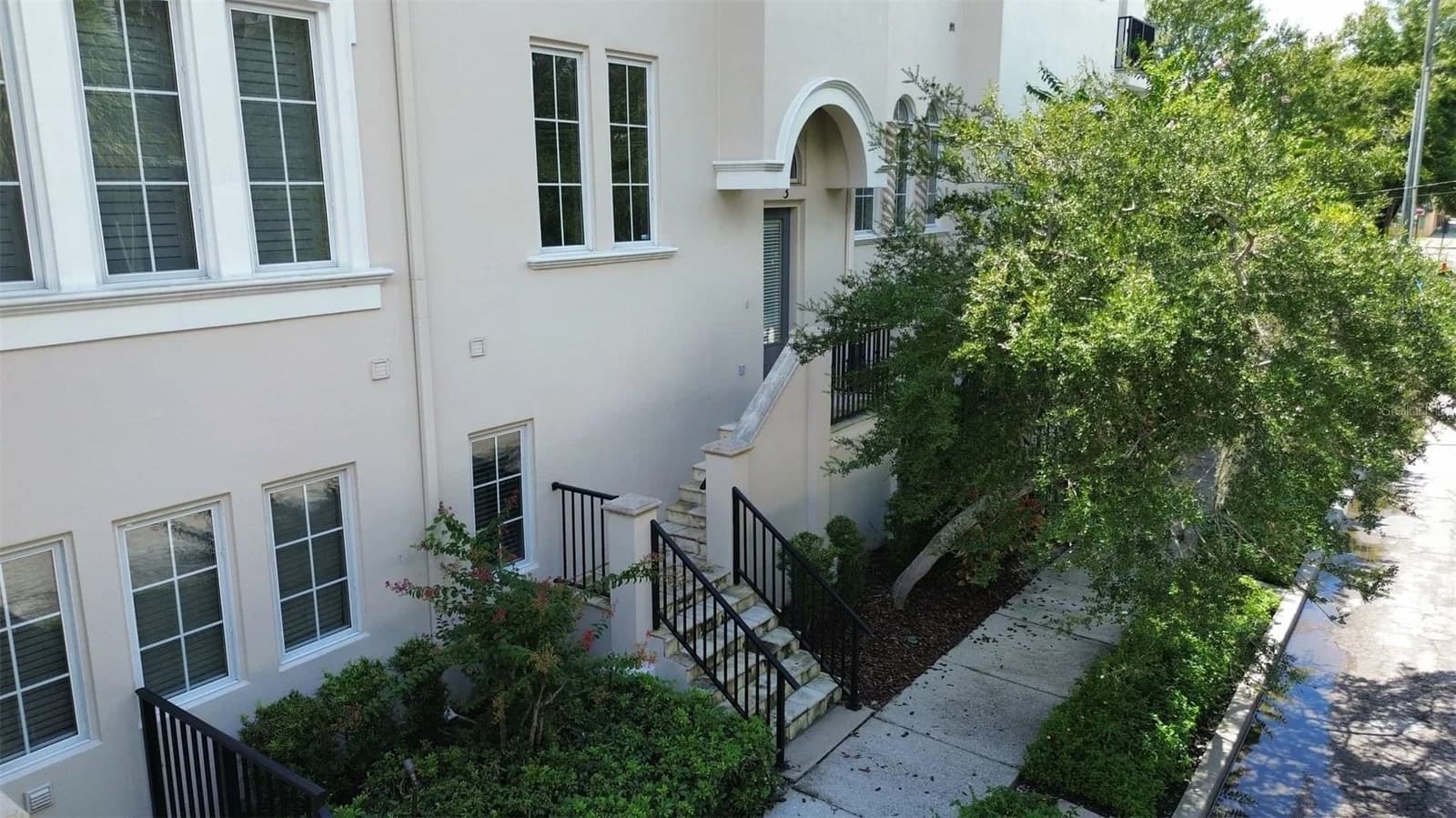 Photo 2 of 1001 ROME Avenue #3