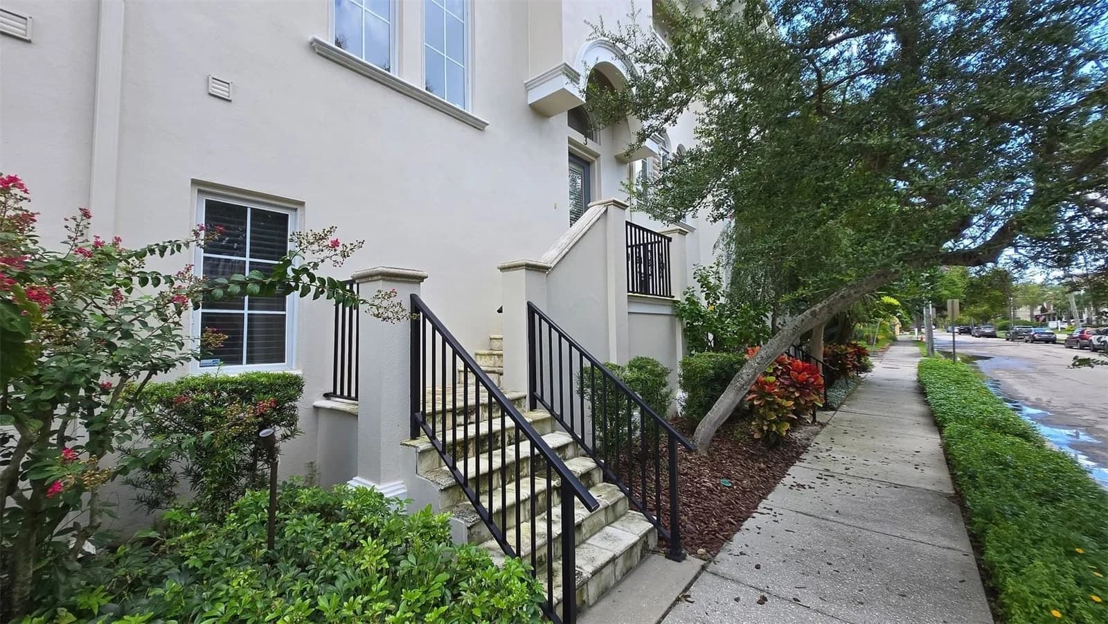 Photo 3 of 1001 ROME Avenue #3