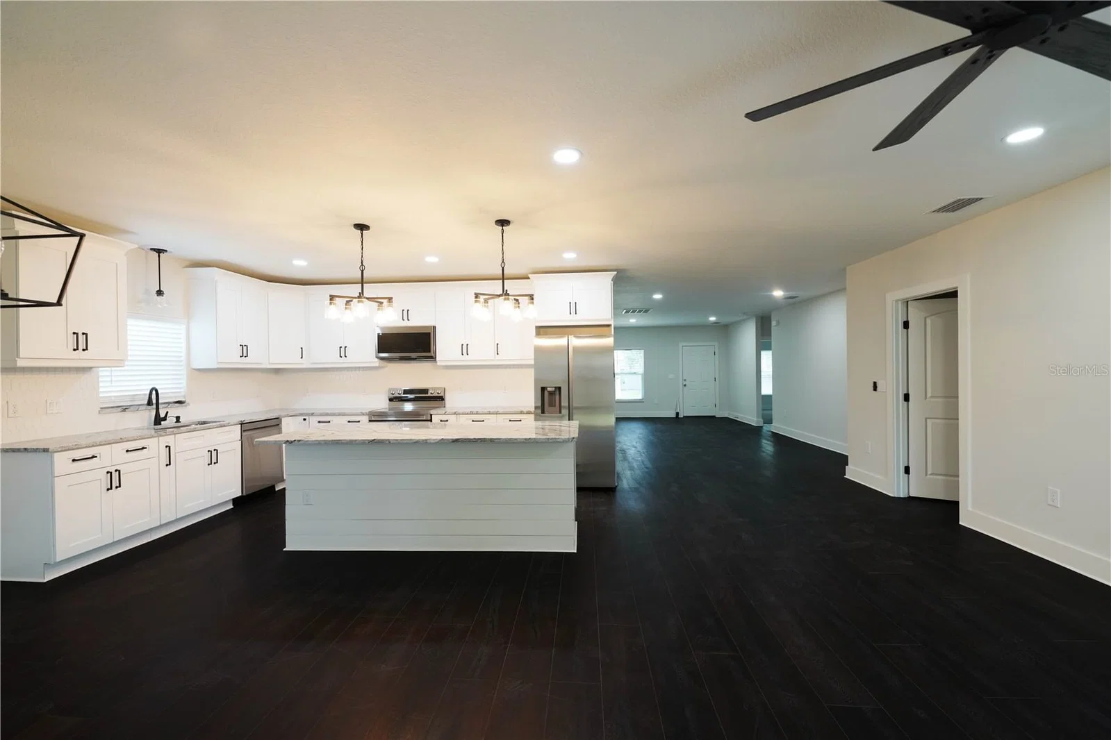 Photo 5 of 3218 DELRAY Drive