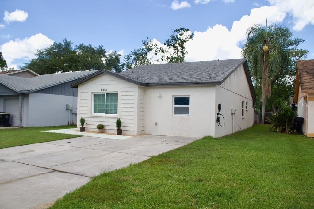 1413 BRAMBLEWOOD Drive
