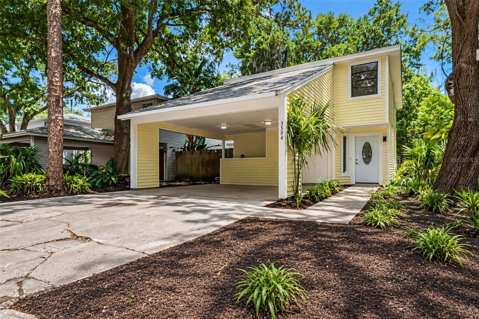 3594 RAINTREE Circle
