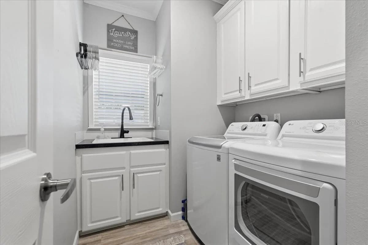 Photo 5 of 8903 SHELDON WEST Drive