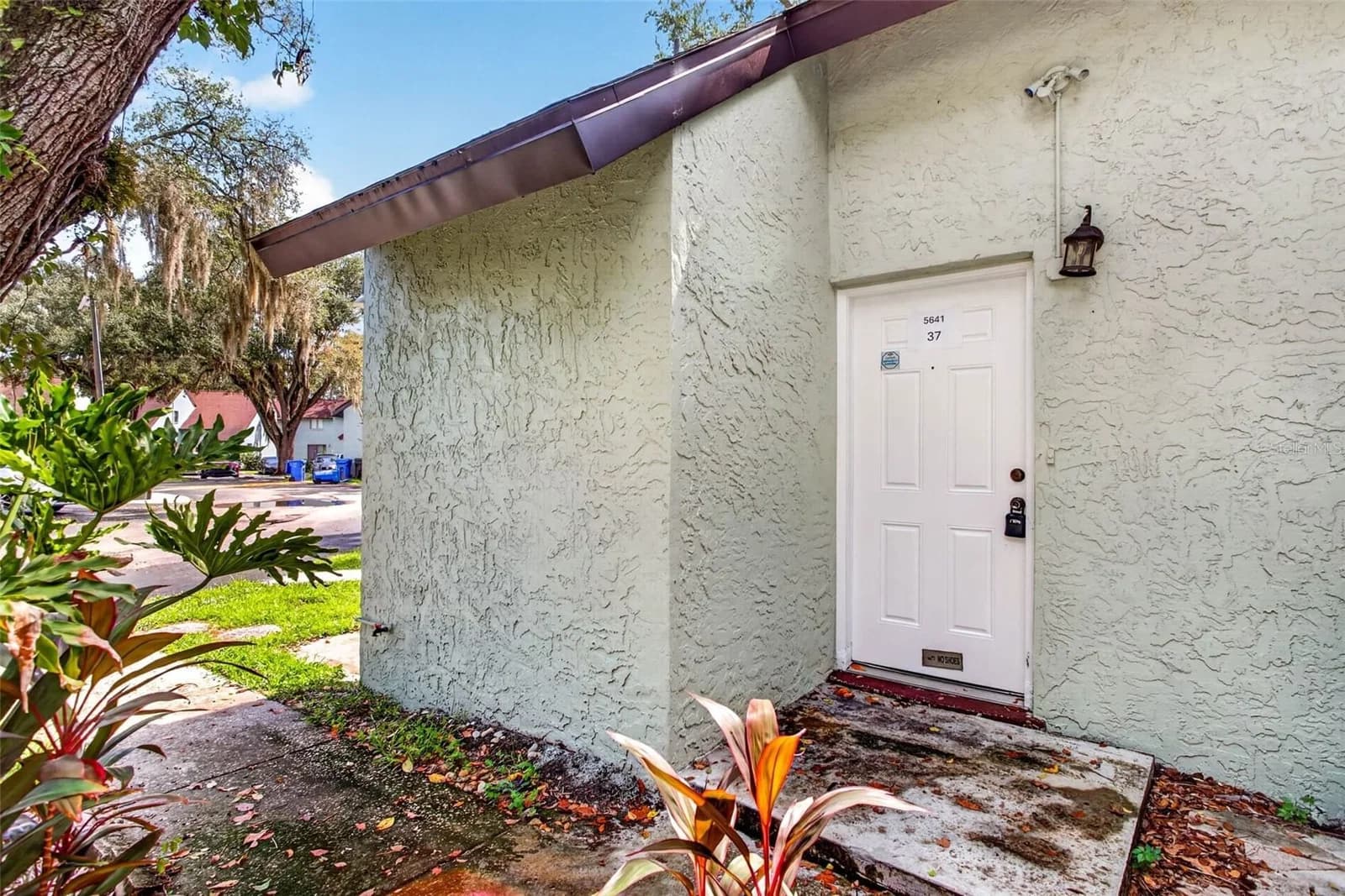 Photo 4 of 5627 ASHLEY OAKS Drive #2