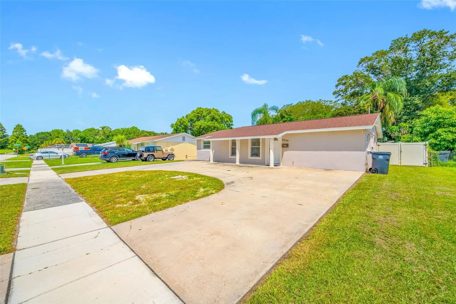 Photo 4 of 8339 DRYCREEK Drive