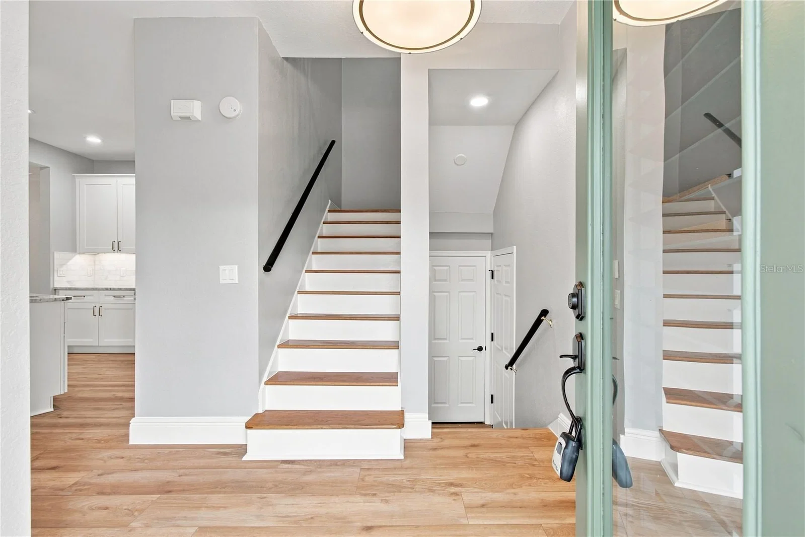 Photo 4 of 113 BOSPHOROUS Avenue #1