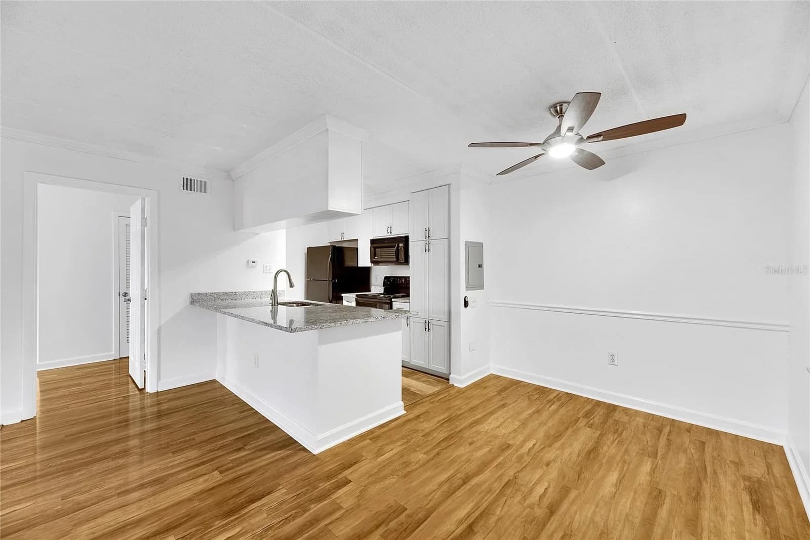 5304 KENNEDY Boulevard #106