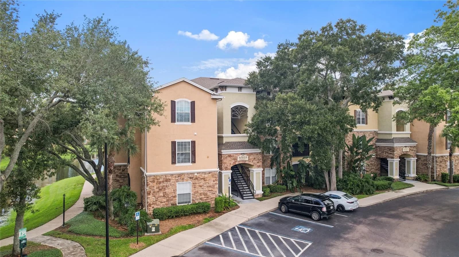 10105 COURTNEY OAKS Circle #203
