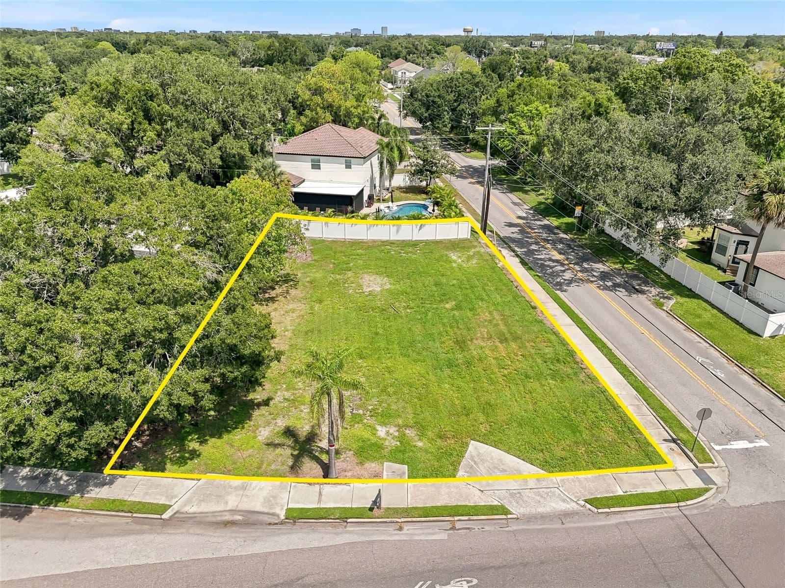 3622 TAMPA Circle