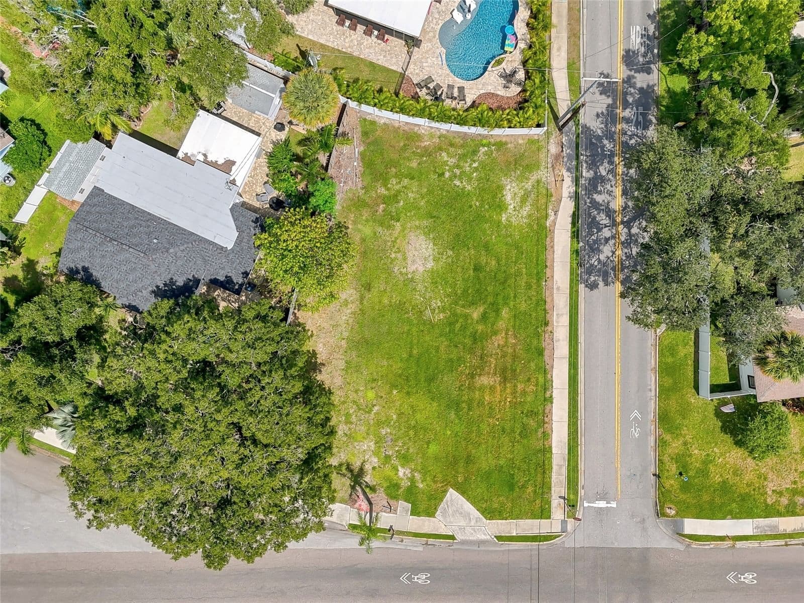 3622 TAMPA Circle