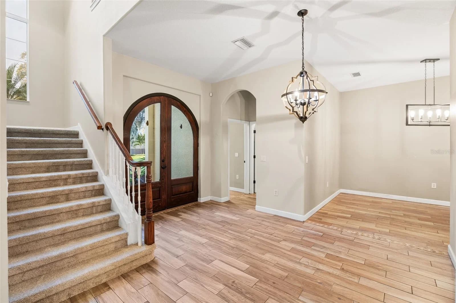 Photo 4 of 4117 WOODACRE Lane