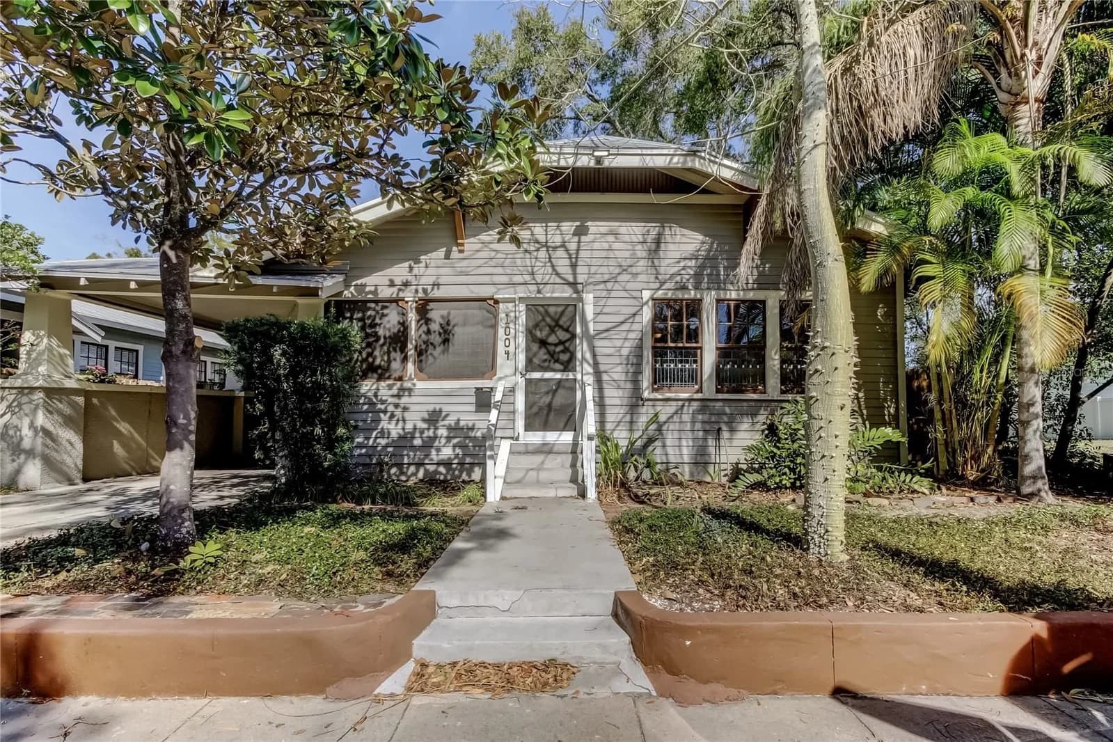 1004 CRENSHAW Street