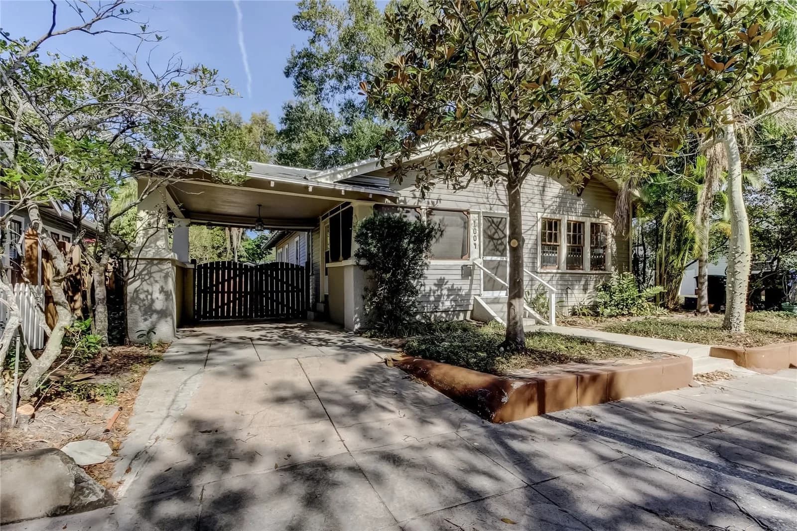 Photo 4 of 1004 CRENSHAW Street