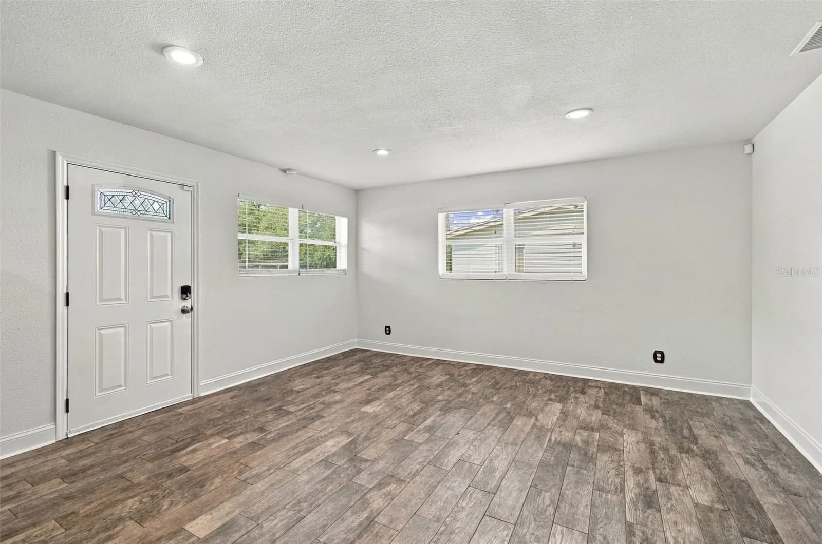 Photo 4 of 4107 WYOMING Avenue