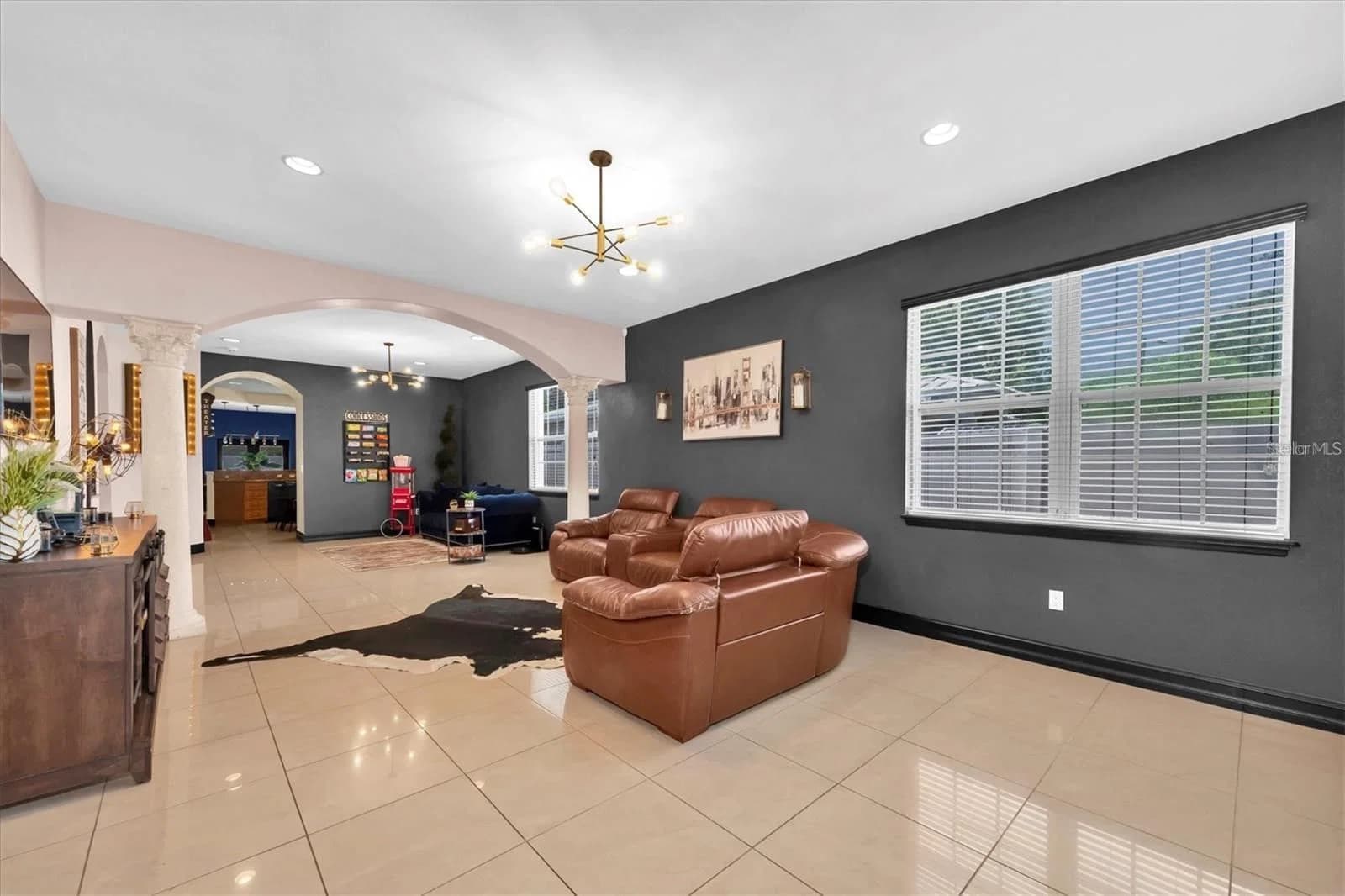 Photo 4 of 8930 NEWPORT Avenue