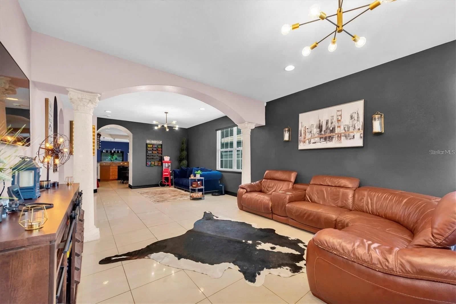 Photo 5 of 8930 NEWPORT Avenue
