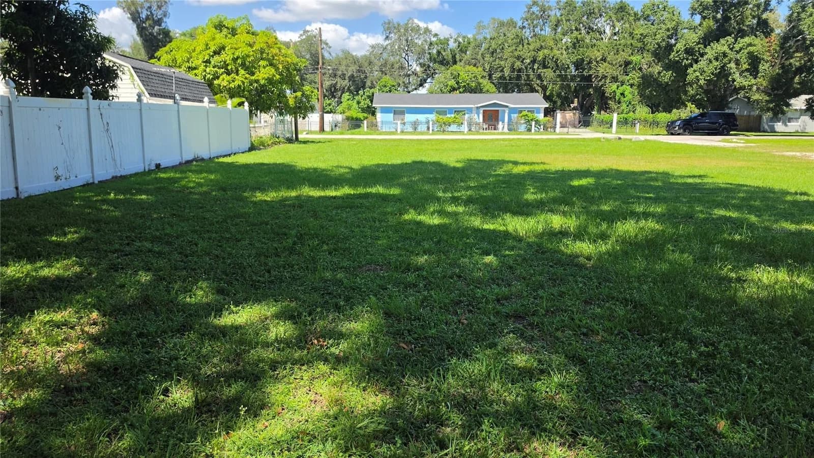 Photo 5 of 4040 COMANCHE Avenue
