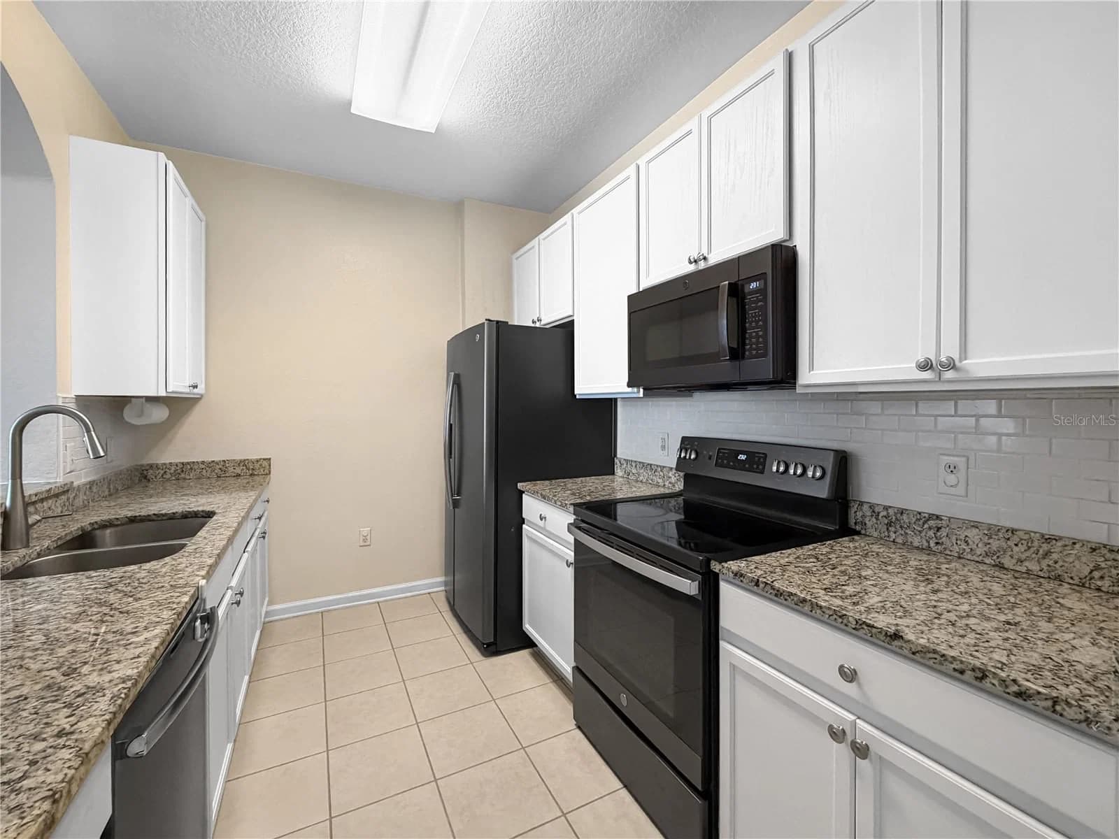 Photo 4 of 6434 CAVA ALTA Drive #105
