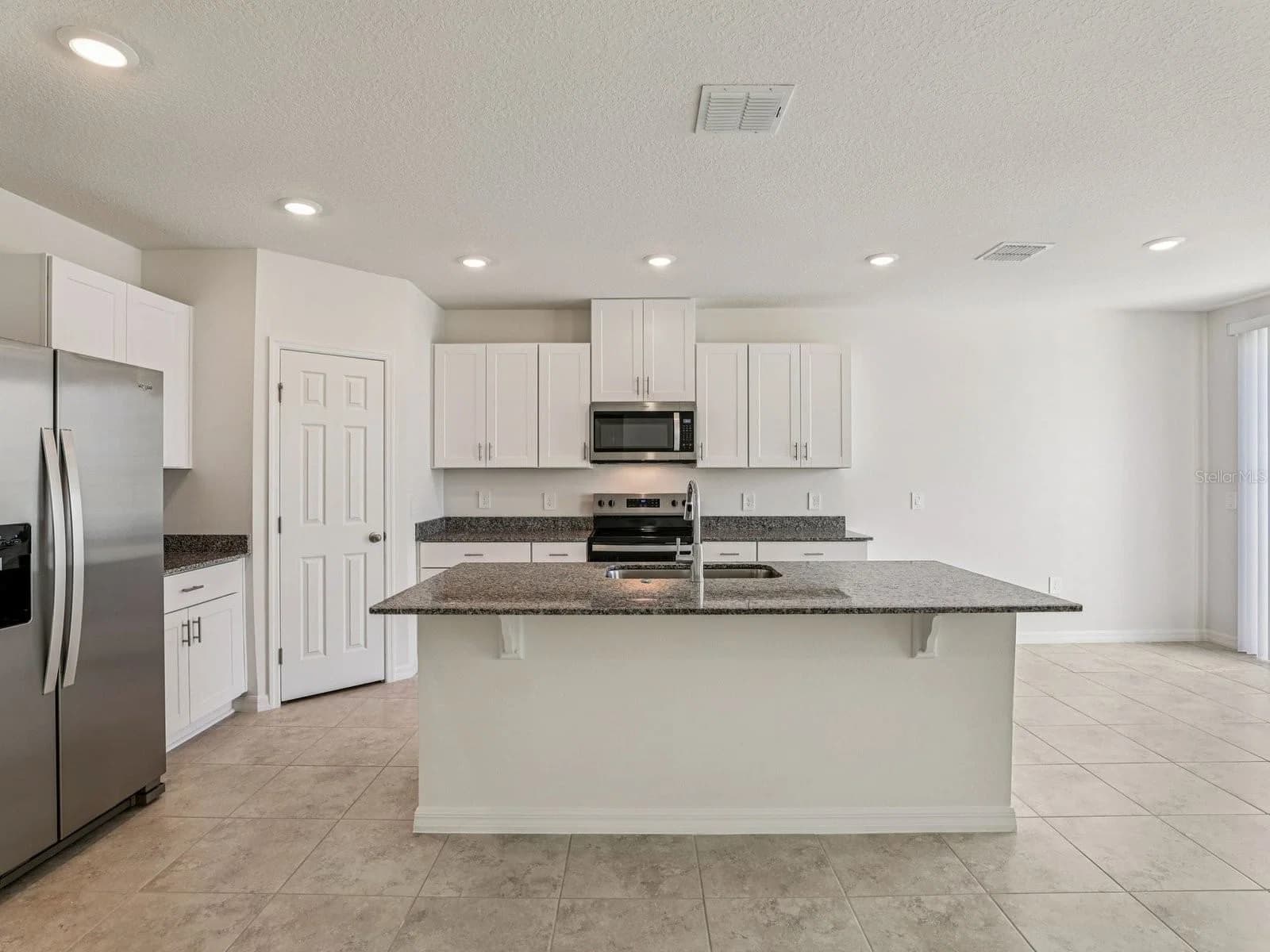 Photo 5 of 1377 OAK VALLEY Drive
