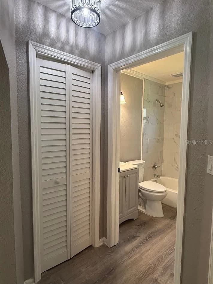 Photo 5 of 704 RICHMERE Street