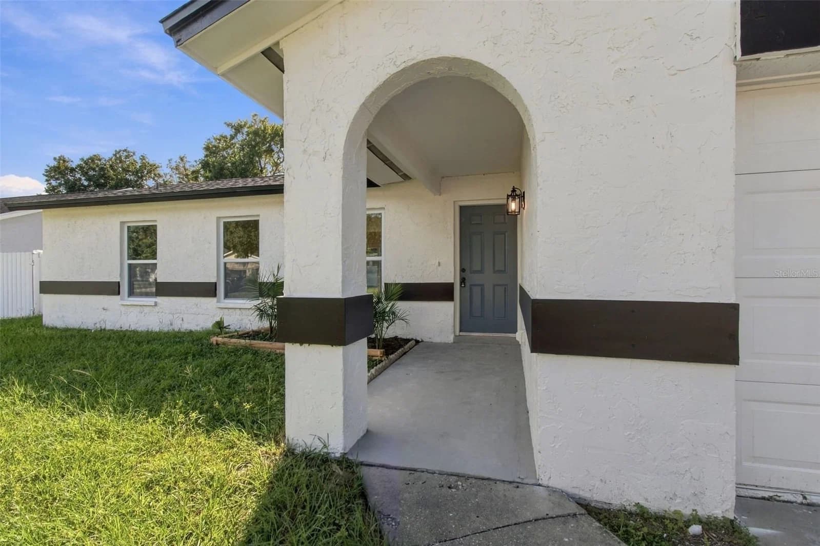 Photo 5 of 13918 BRIARDALE Lane