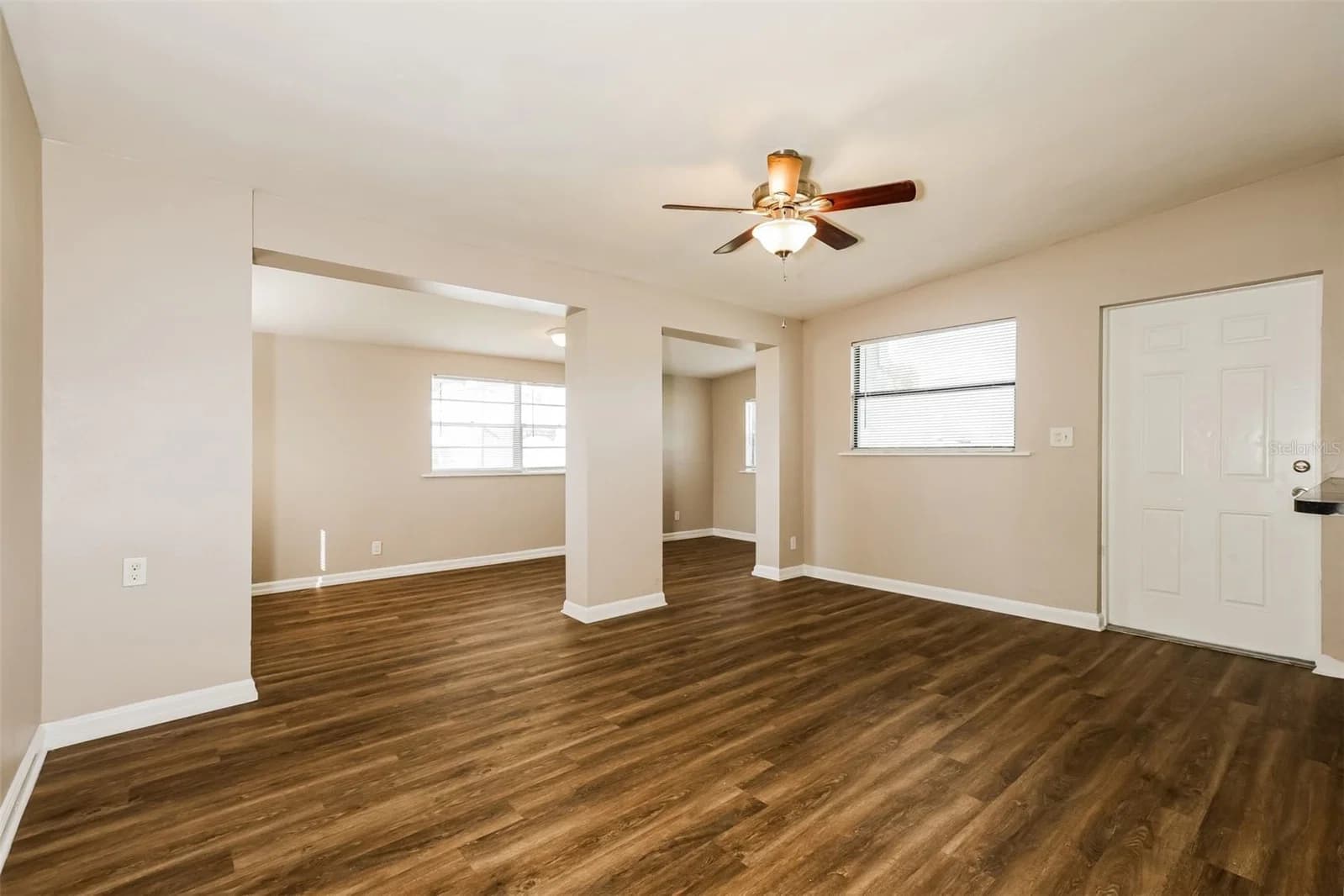Photo 4 of 1311 WARRINGTON Way