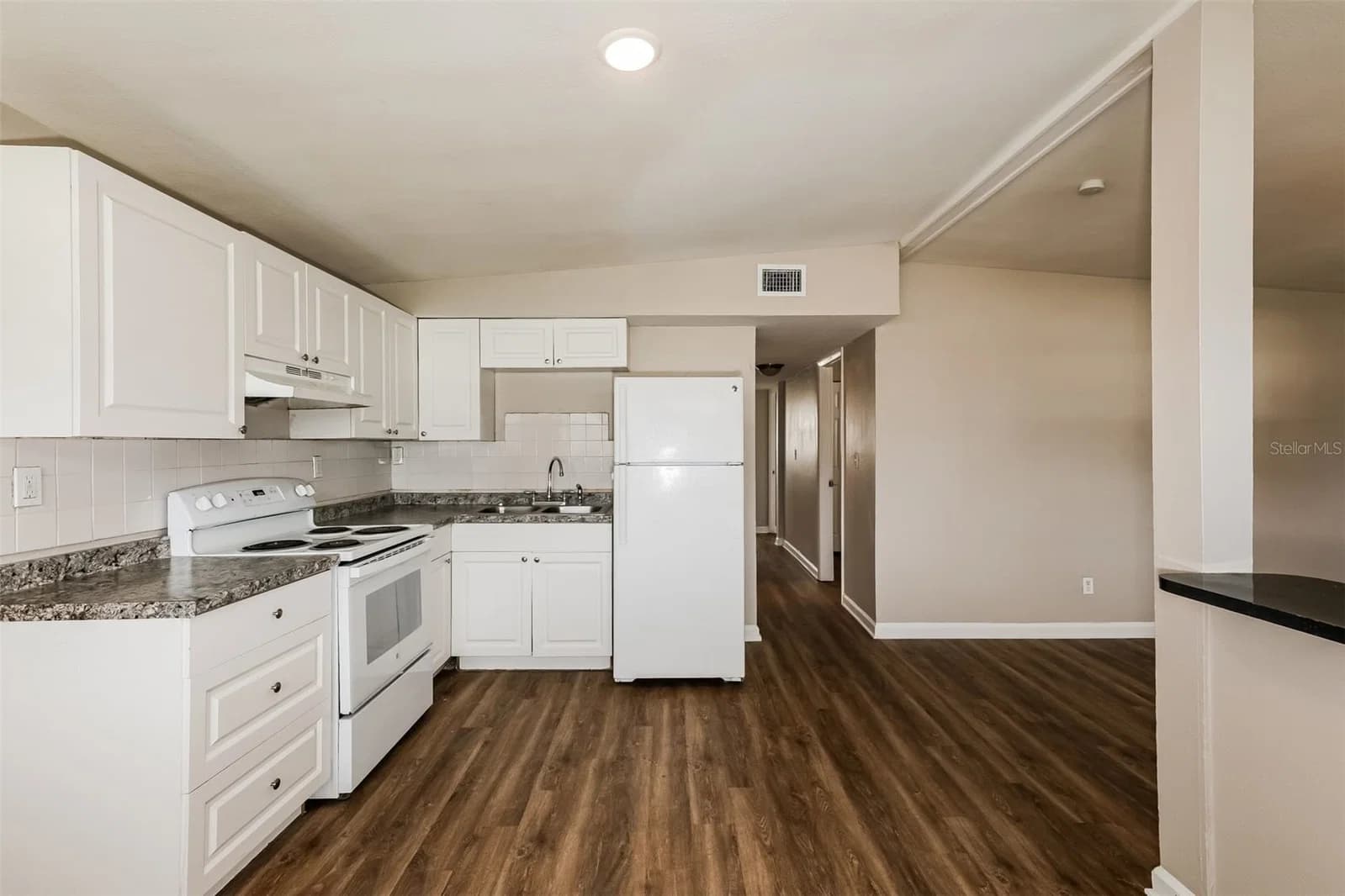 Photo 5 of 1311 WARRINGTON Way