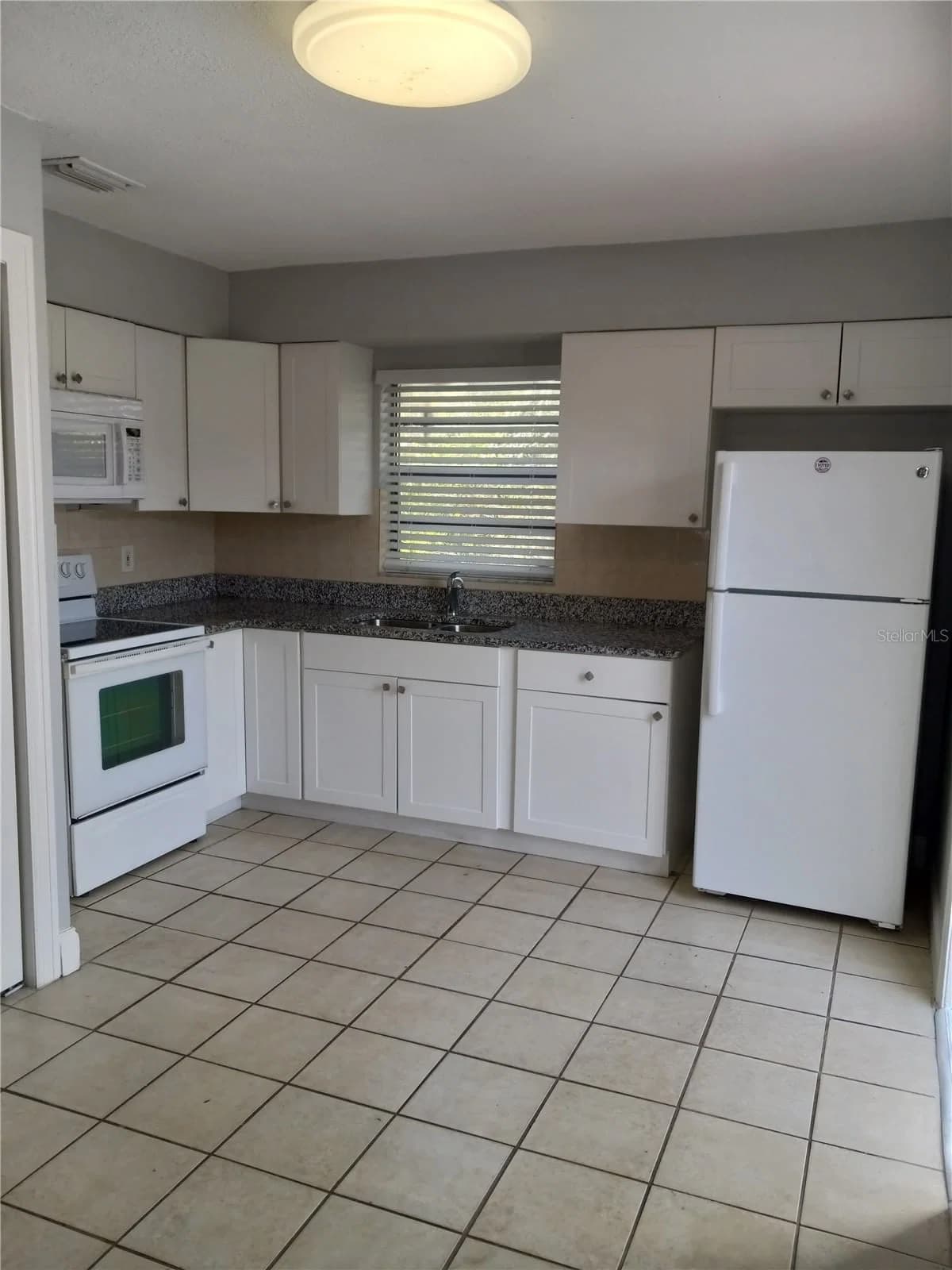 Photo 5 of 5724 LINCOLN Avenue #C