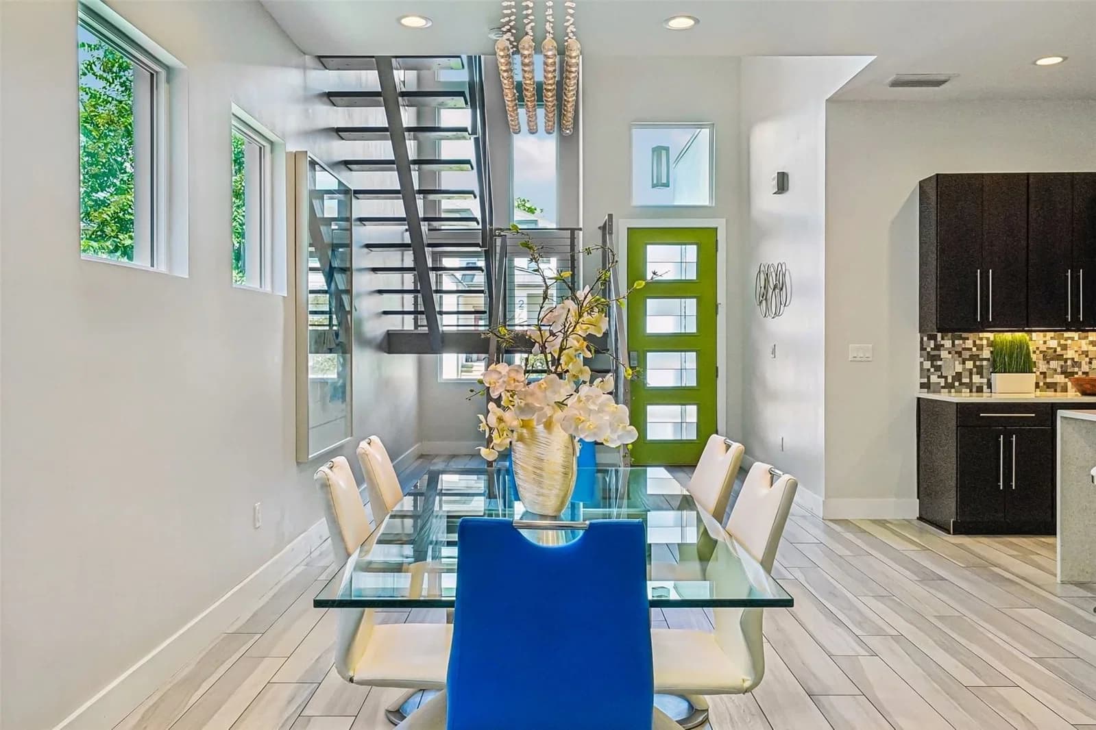 Photo 4 of 2706 TRILBY Avenue