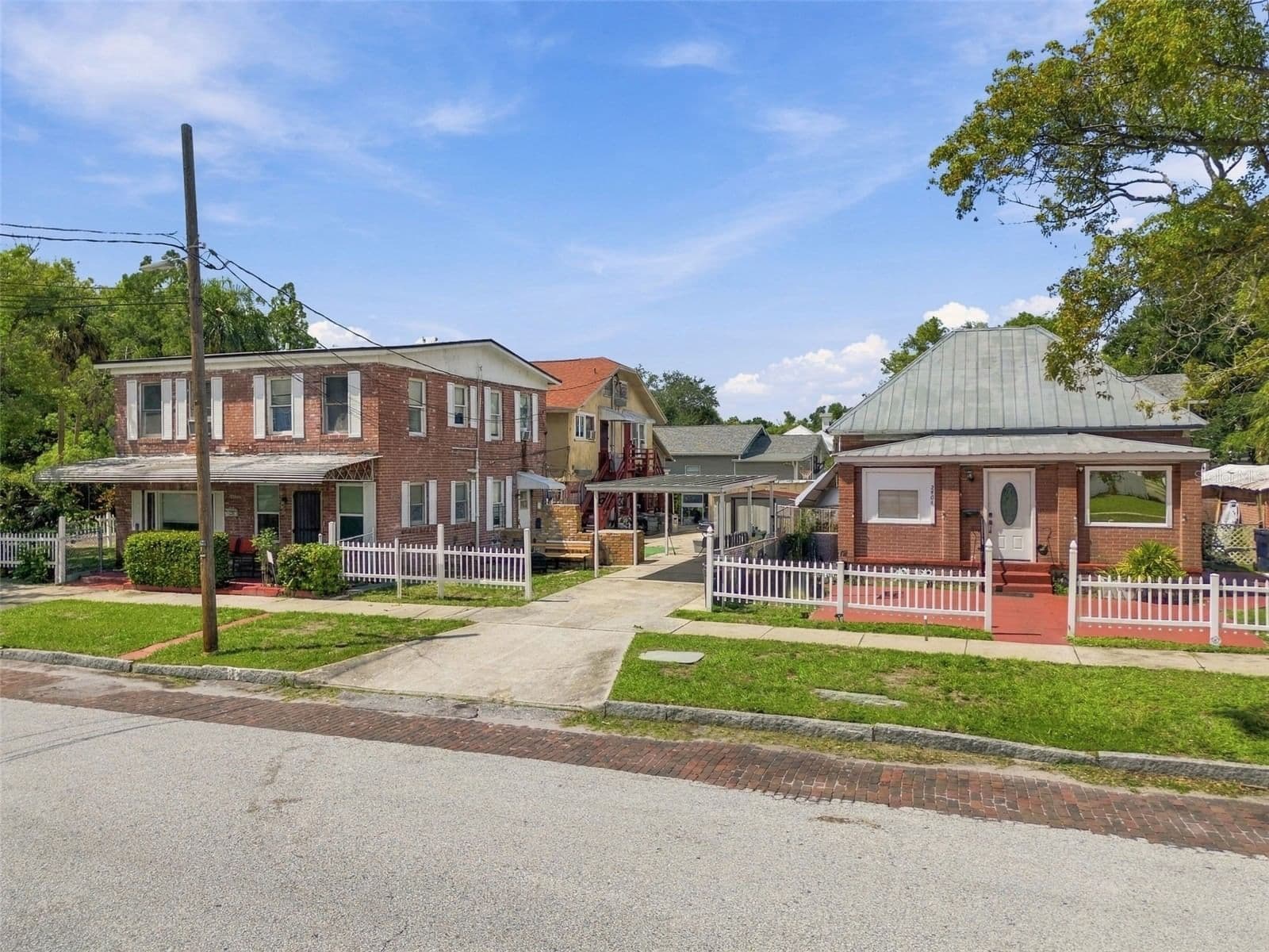 Photo 5 of 2402 HIGHLAND Avenue