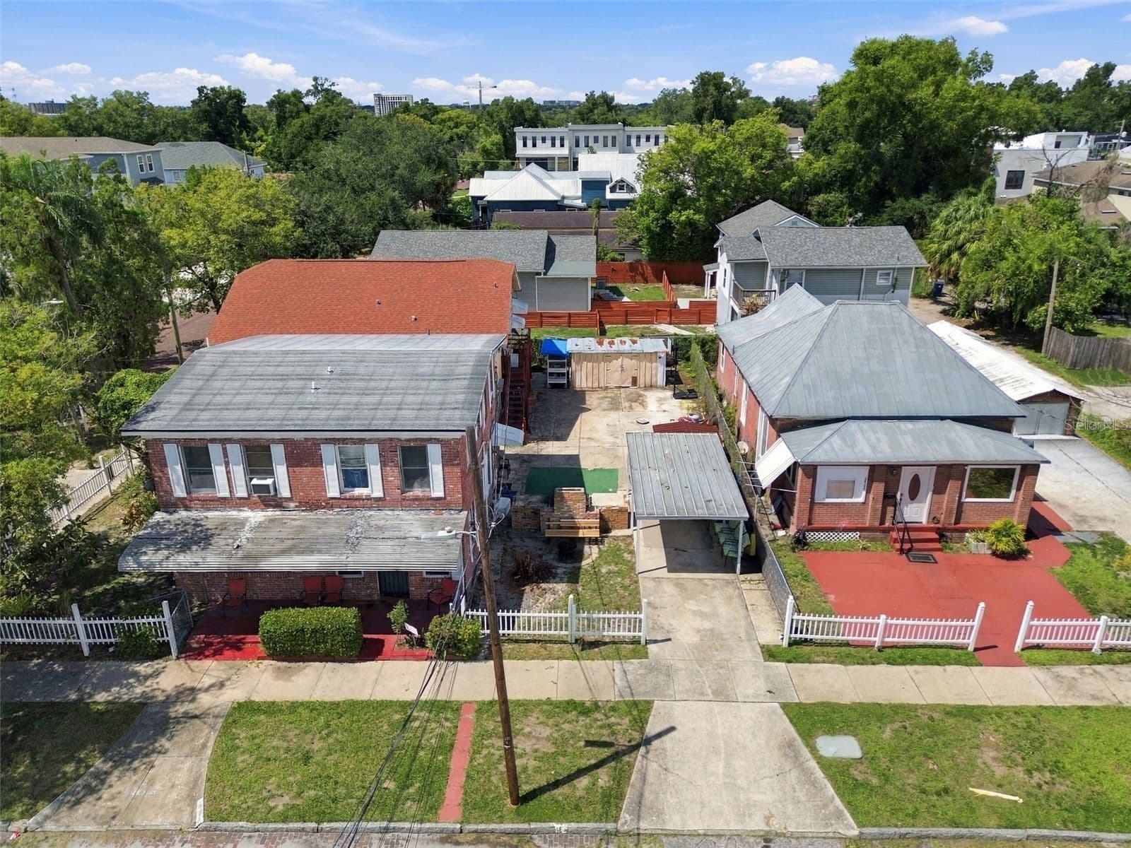 Photo 4 of 2402 HIGHLAND Avenue