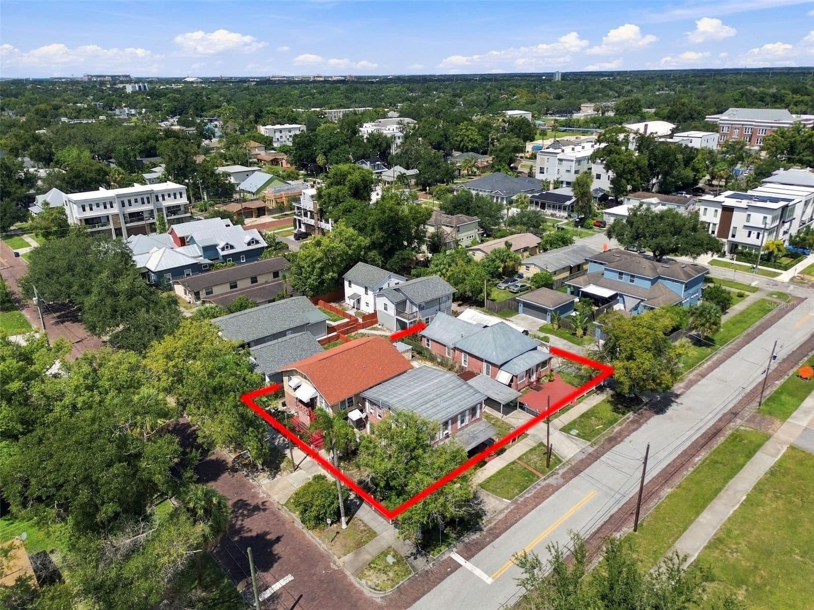 Photo 5 of 2402 HIGHLAND Avenue