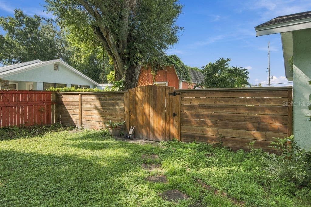 Photo 5 of 3909 POWHATAN Avenue