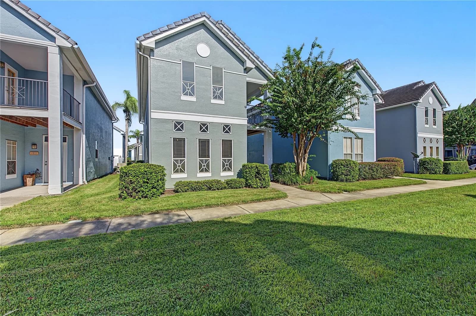 Photo 4 of 4006 CARROLLWOOD PALM Court