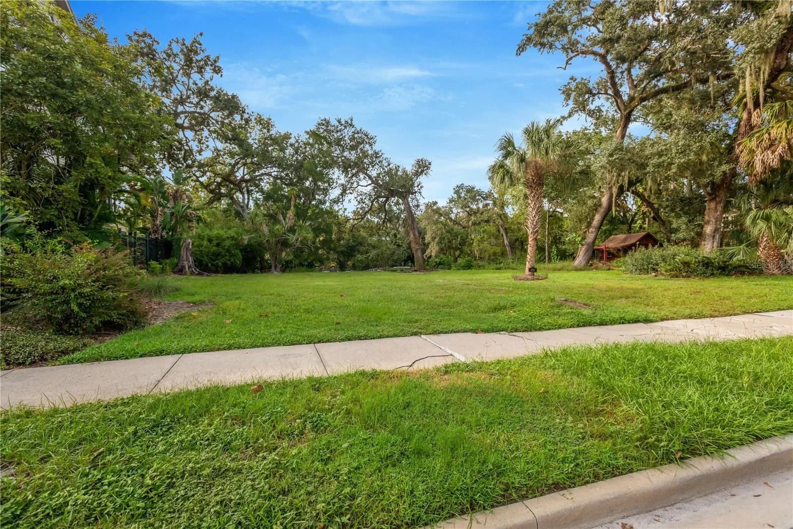Photo 5 of 1214 PARK CIR